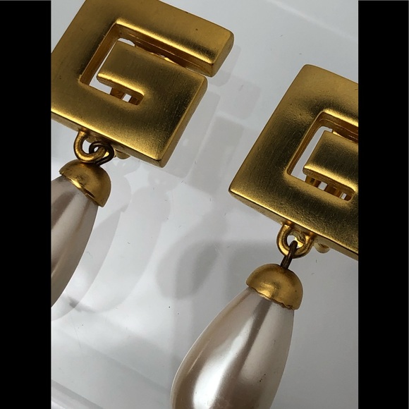 RARE VTG 80’S GIVENCHY “G” LOGO CLIP ON EARRINGS - Picture 2 of 9